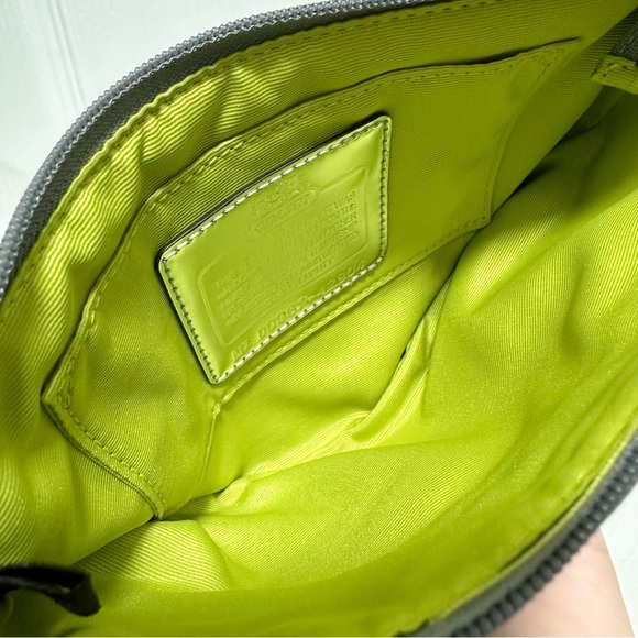 Coach Madison Op Art Wristlet Graphite Green Signature Jacquard NWT - Picture 7 of 8